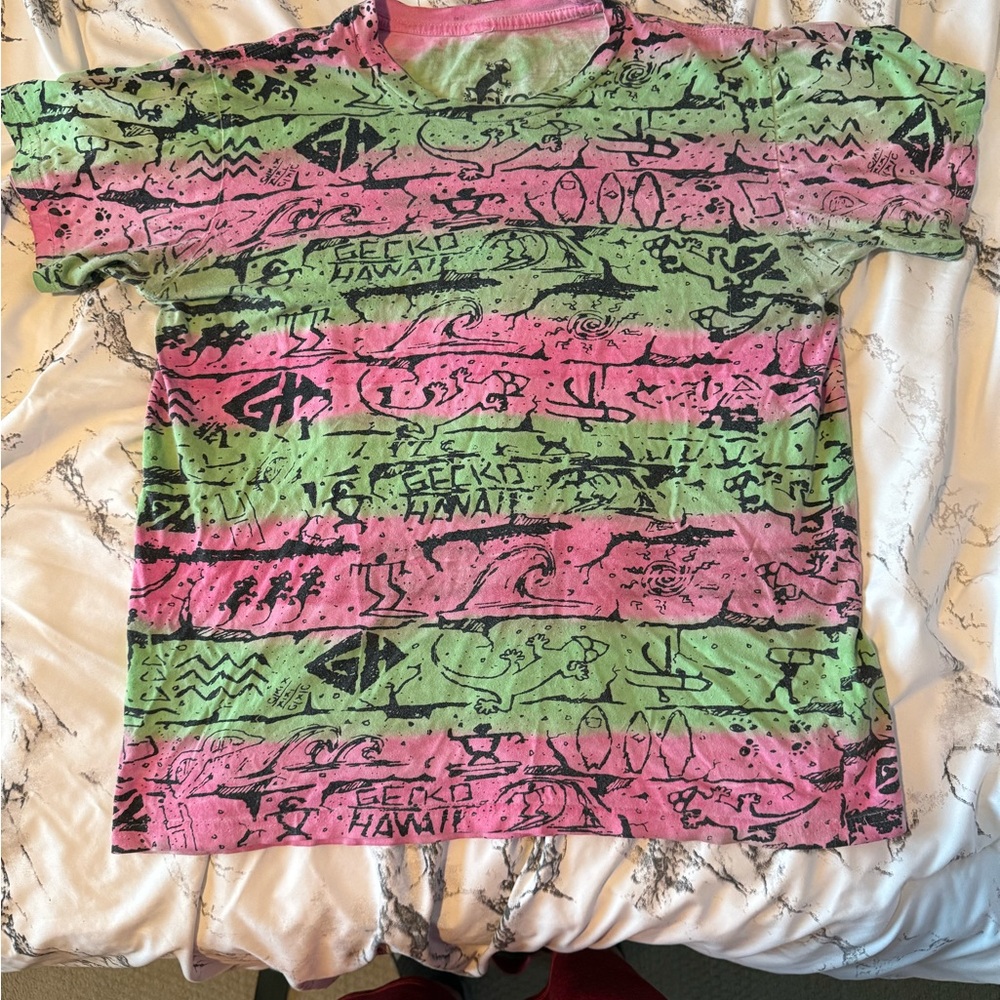 Gecko Hawaii Men’s T-Shirt – Size Small (Pink & Neon Green)
